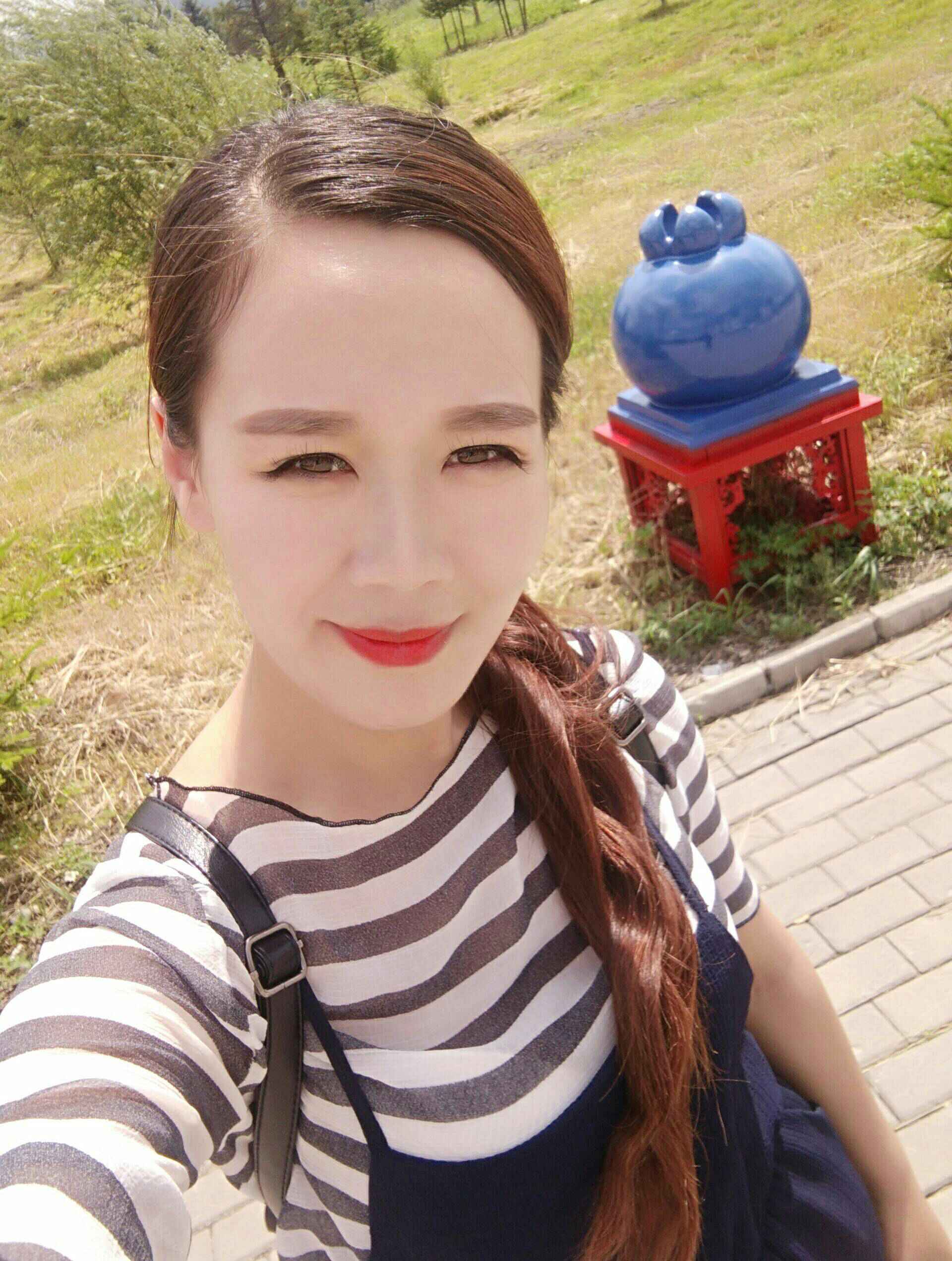 a主持人微微的快手