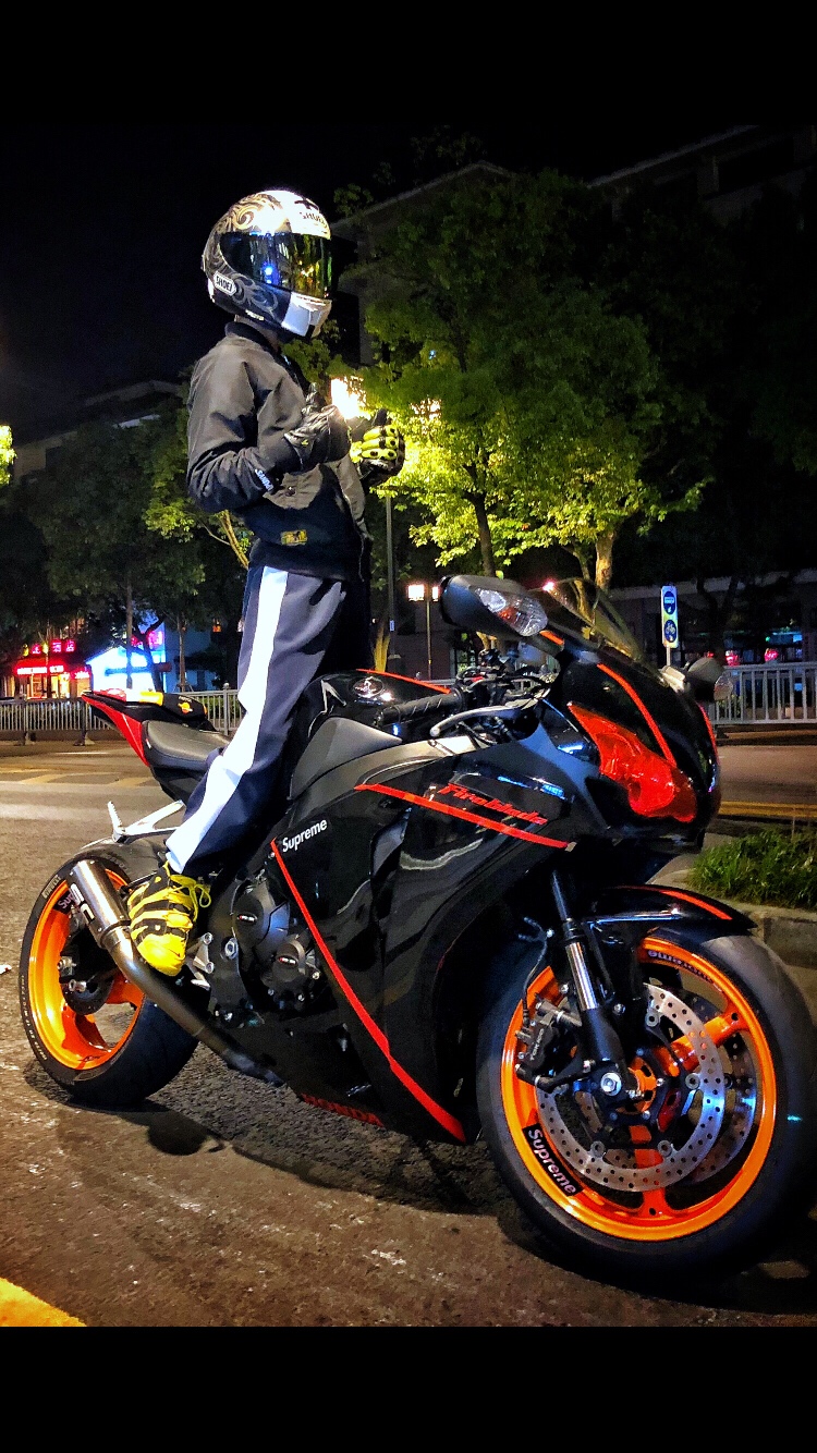每天满脑袋都是摩托车… - 咆哮的引擎7的快手