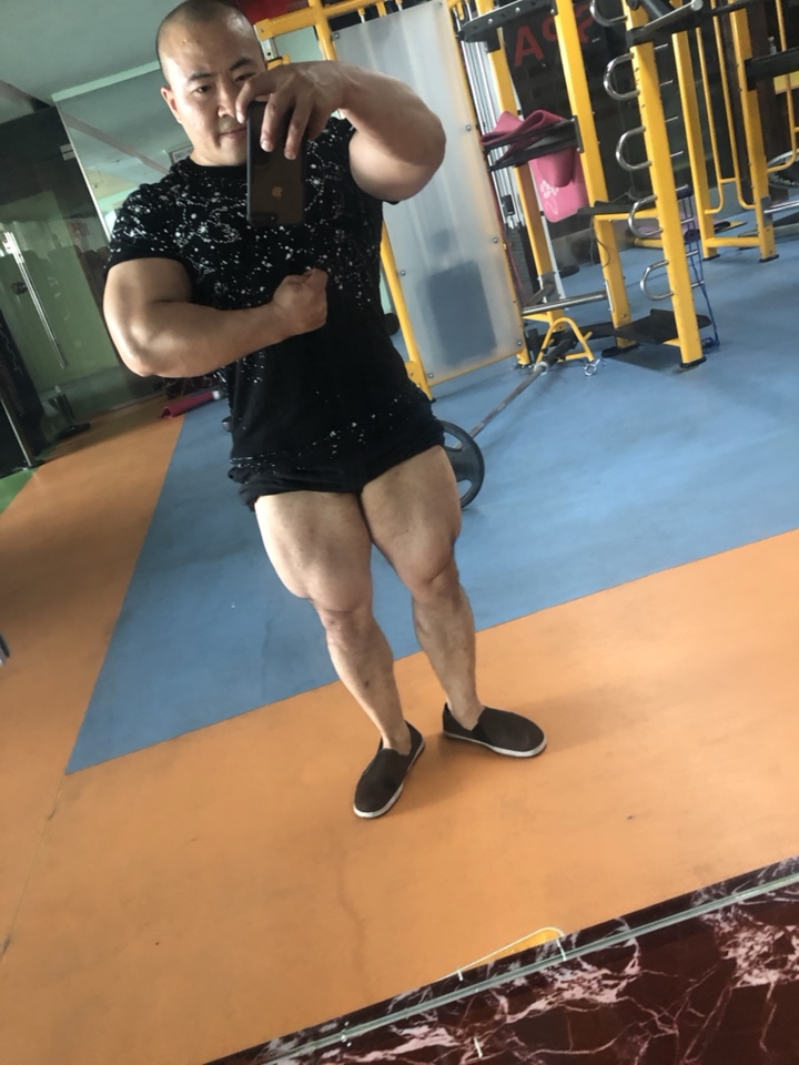 波霸力量举深蹲王子