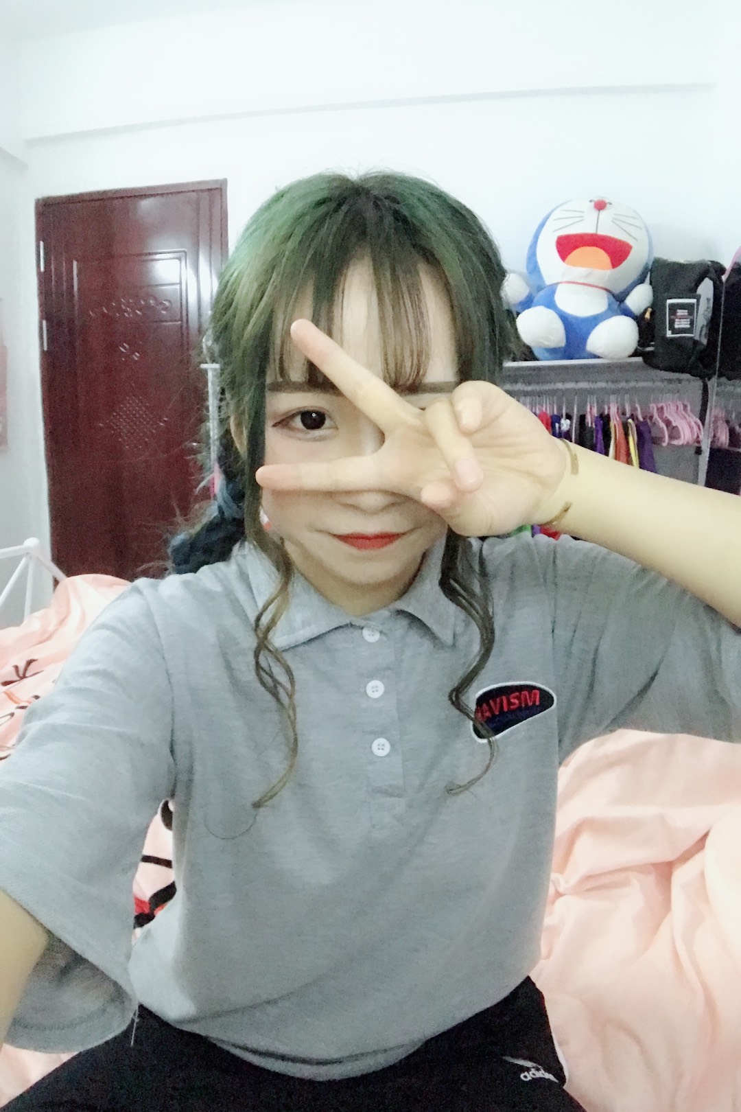 老虎妹(直播号)的快手直播