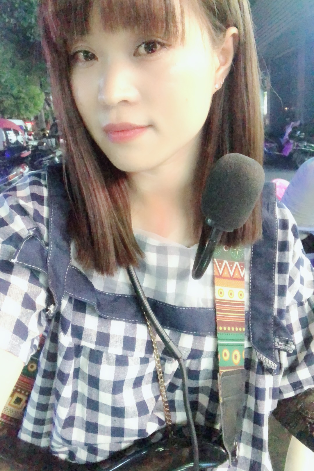 流浪歌手桃桃的快手直播