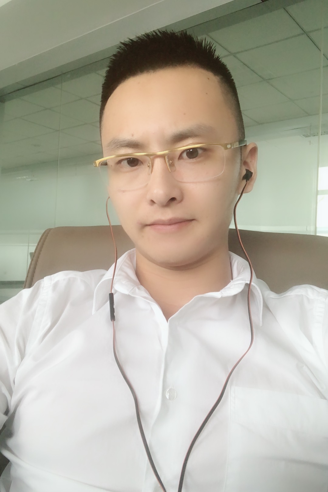 amy名车汇的快手直播