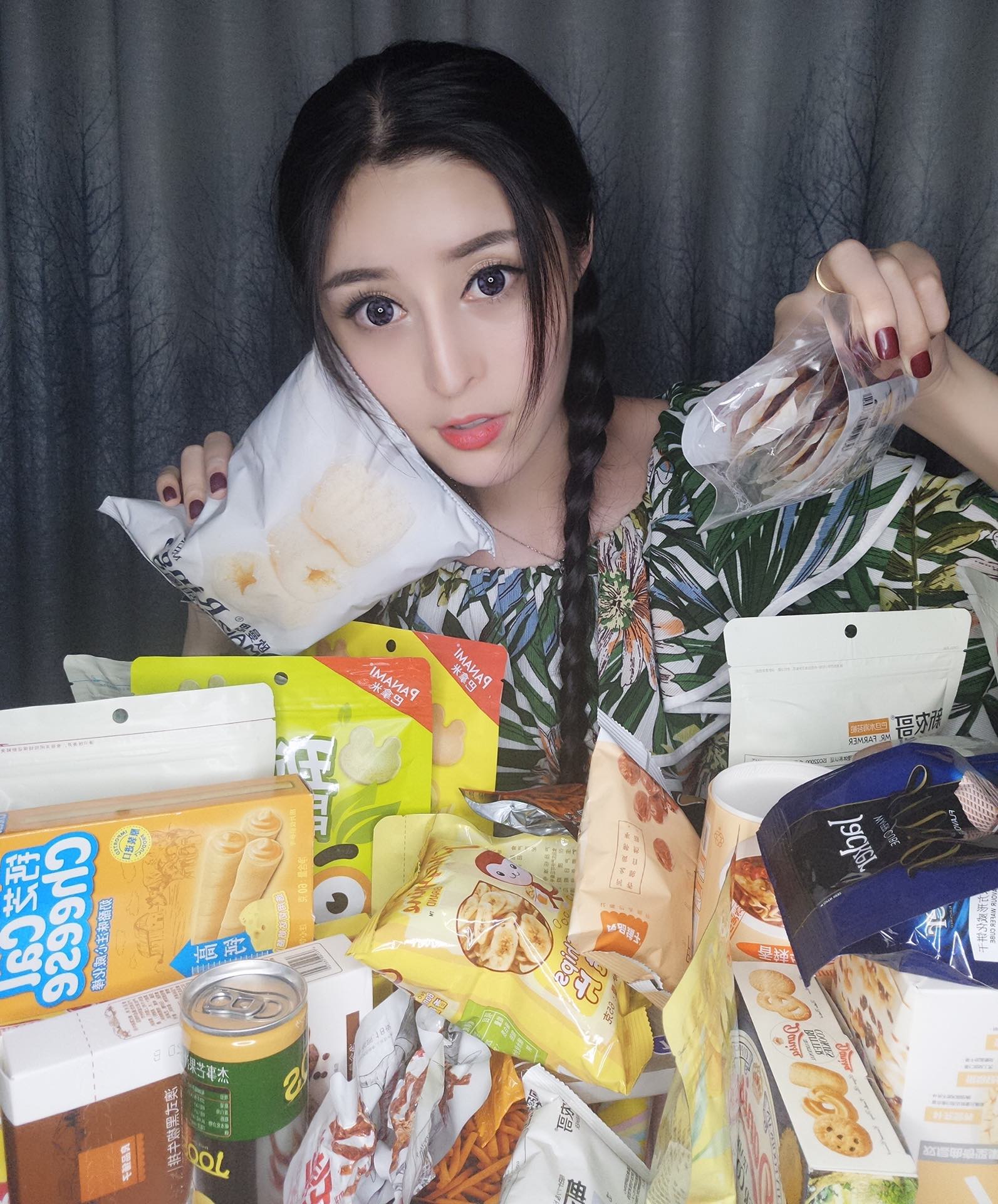 零食节nice……地址:关注微博就知道啦哈哈哈 - 韩冰霓的快手