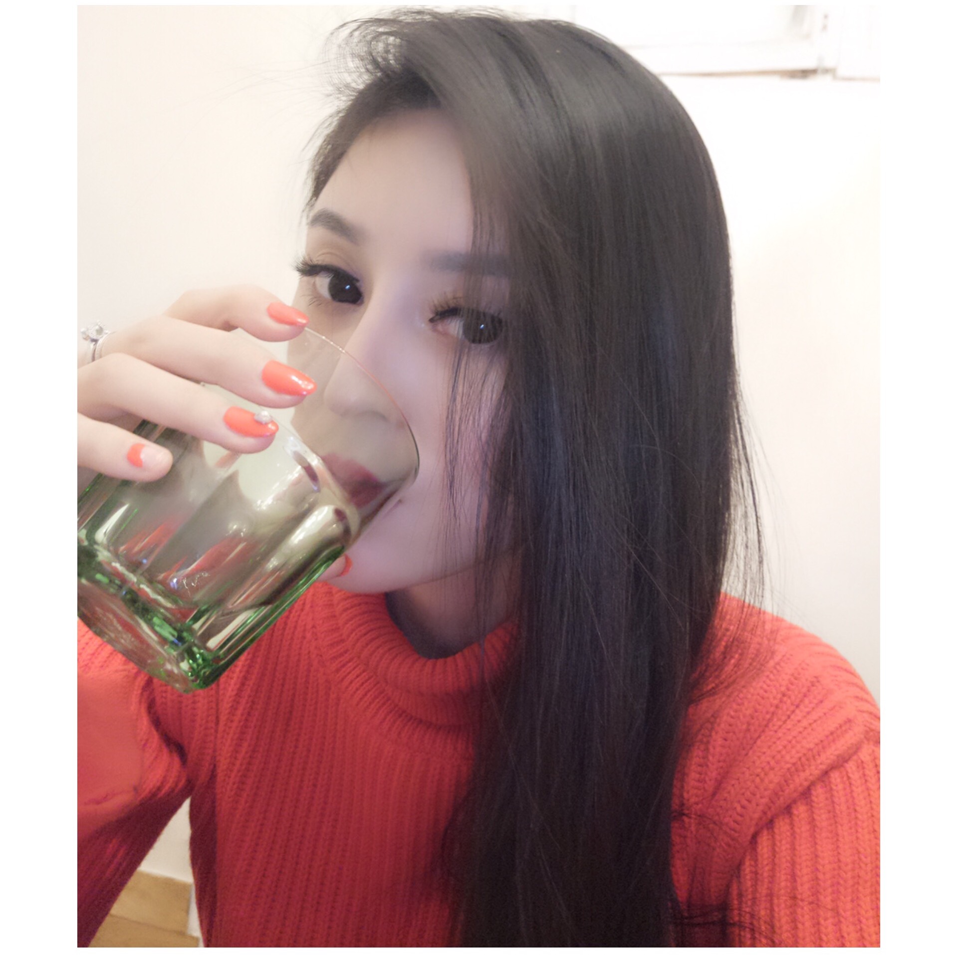 喝口水压压惊 - 韩冰霓的快手