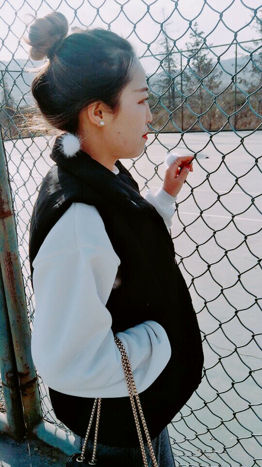 越是经历了风雨的人 越懂得低调 越是不谙世事的人 越张牙舞爪 - 果