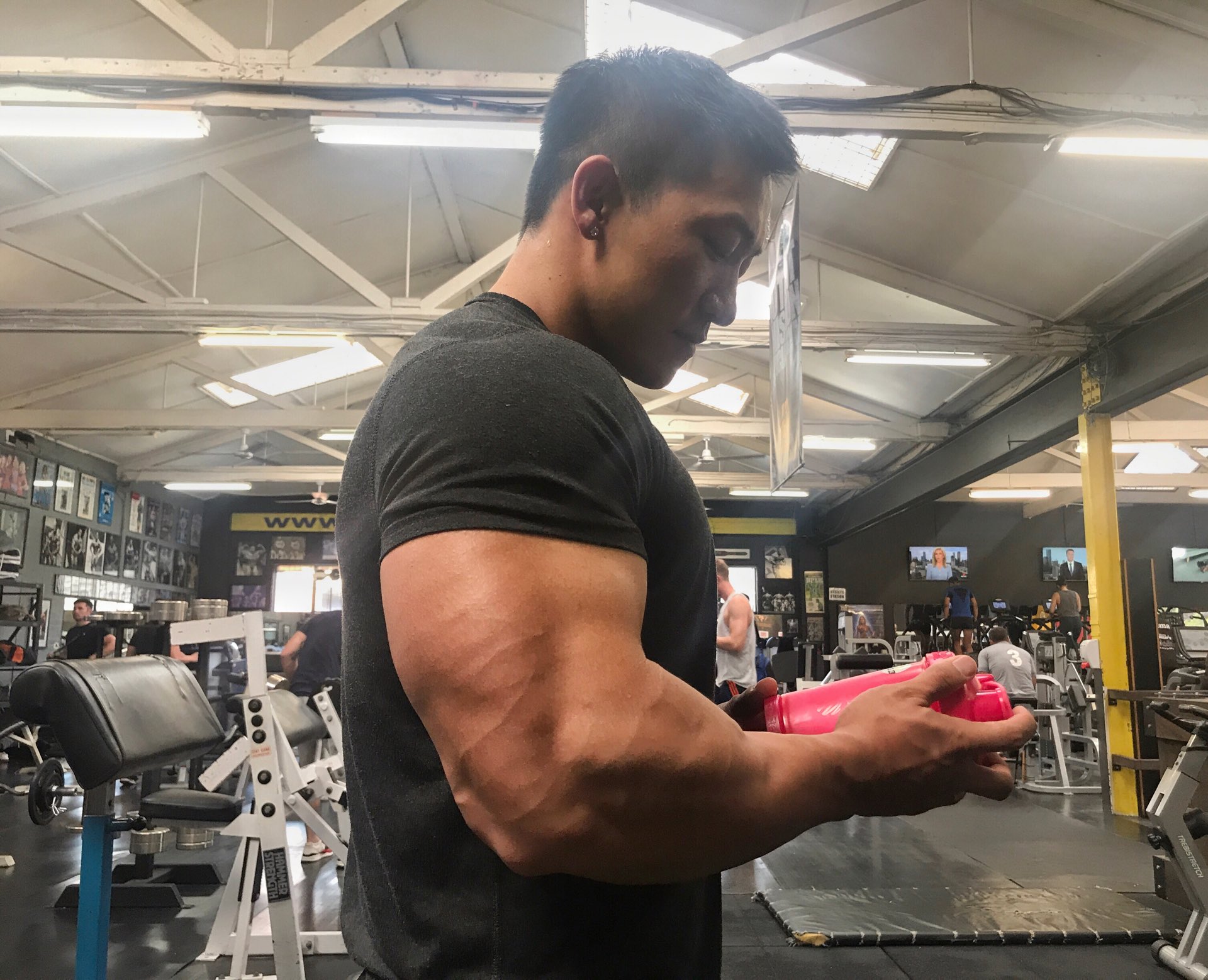 心有猛虎 粉红摇杯 shaky pinky - supermarley的快手