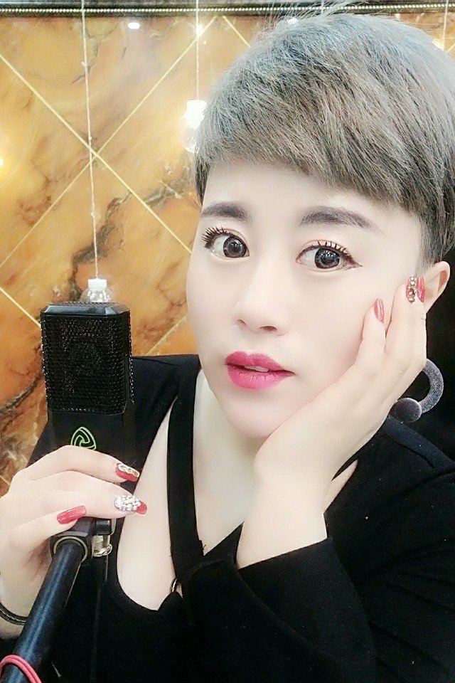 000000 - 92歌手卢玲的快手