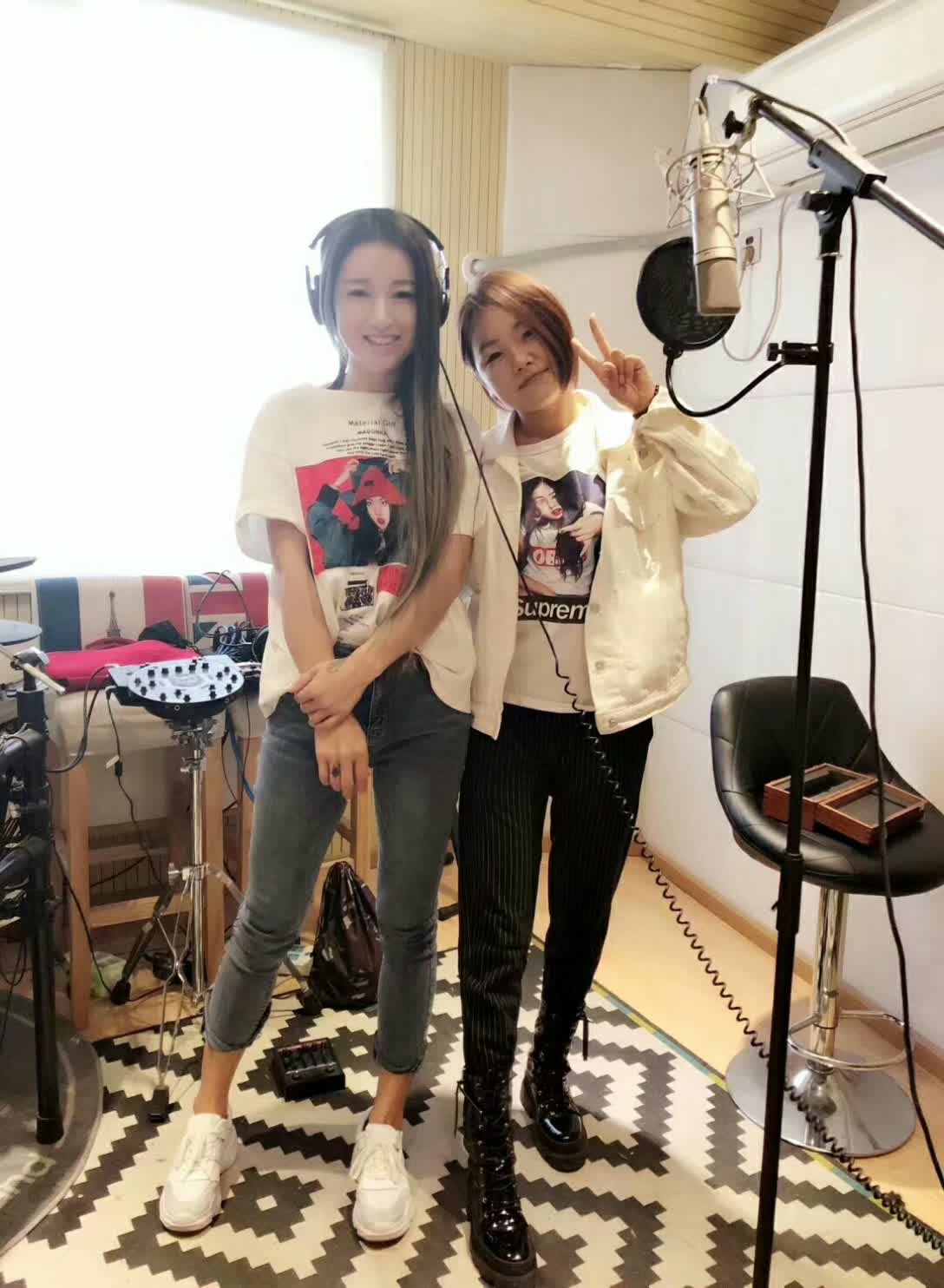 别带节奏了,说实话我关注硕姐估计都有两年了,她一路走来真的不容易!