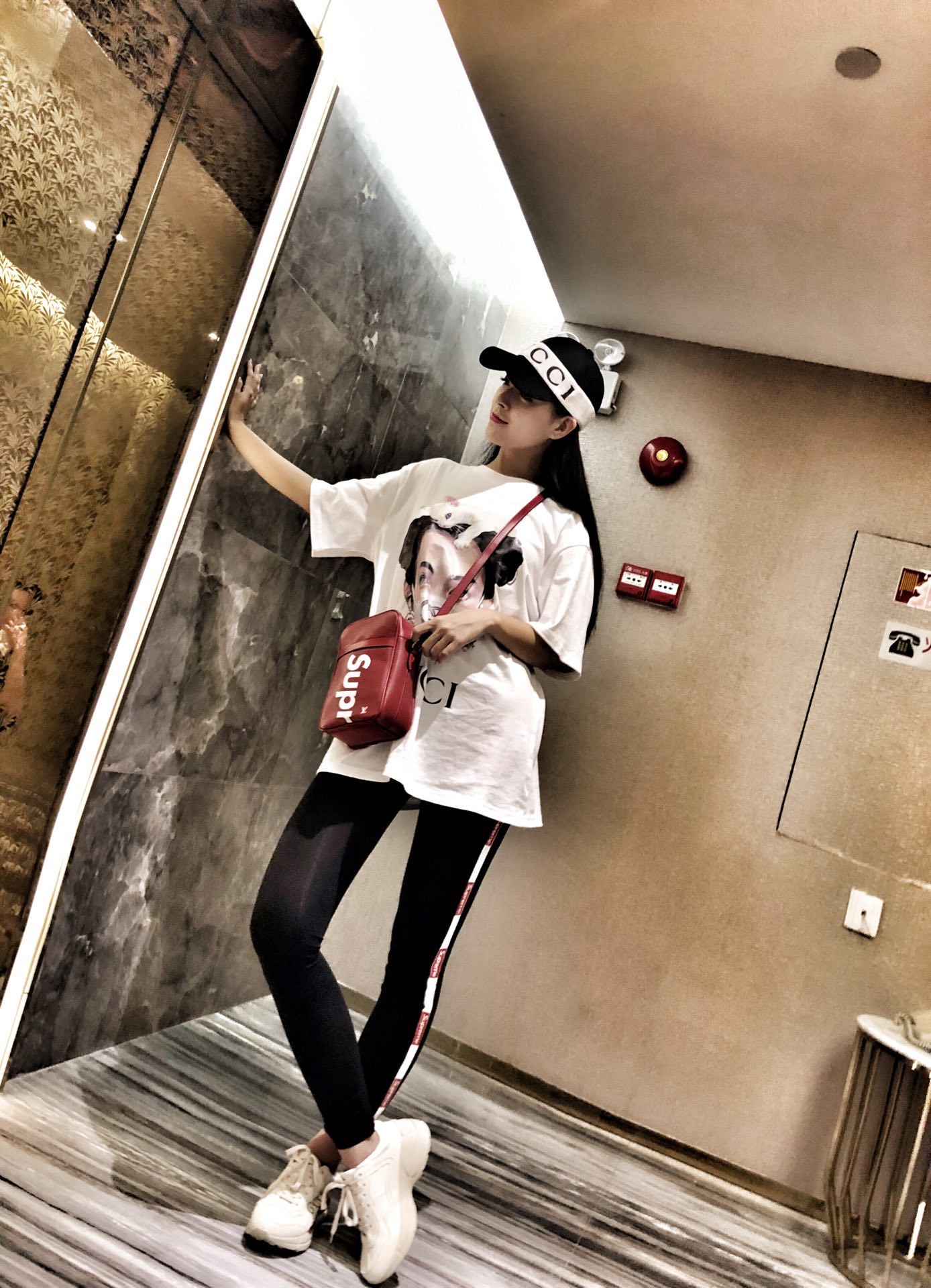 45直播哦宝宝们～ - 朱珂瑶唯一小号的快手