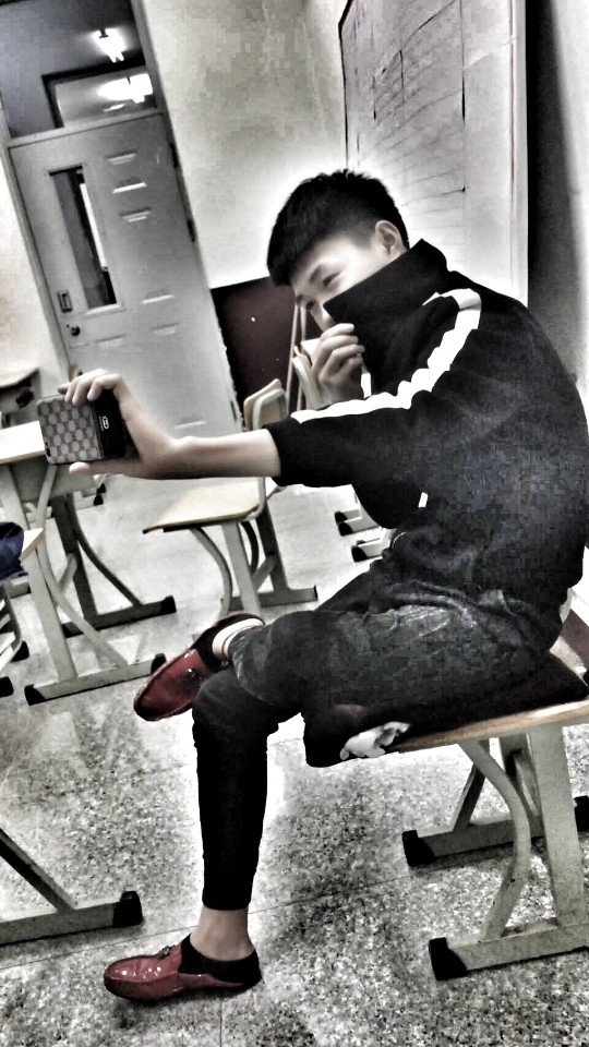 别死缠烂打不放手 那个样子真的好丑. - 你白挺优秀(后生可畏)的快手