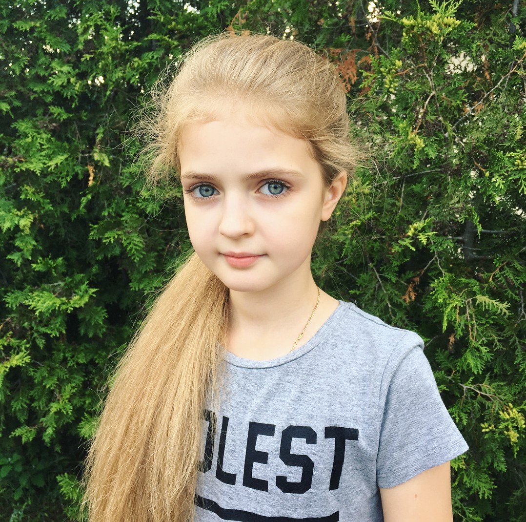 9015 - 童话里的安吉丽娜的快手