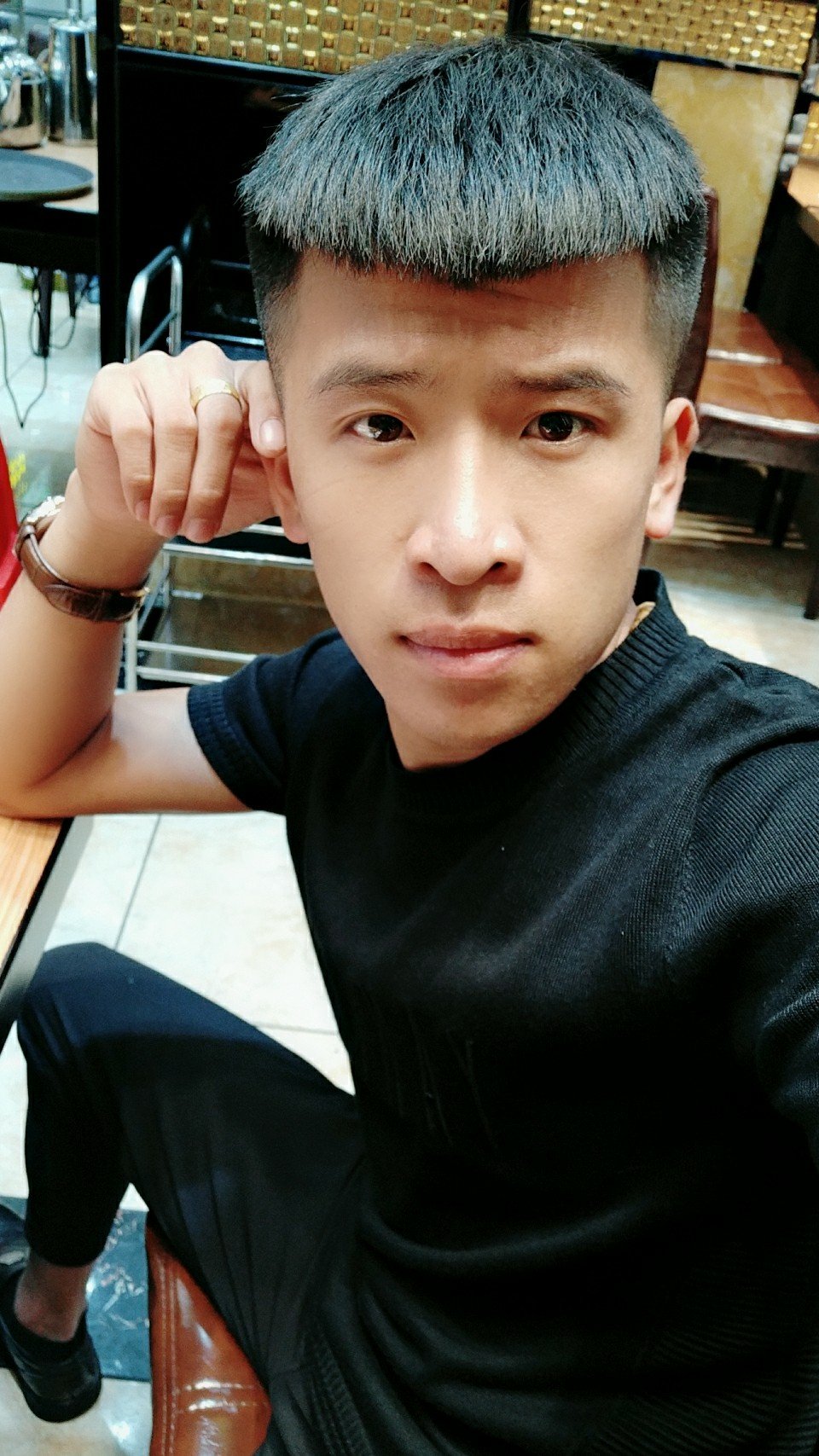 精神立正你海哥@破1w的快手