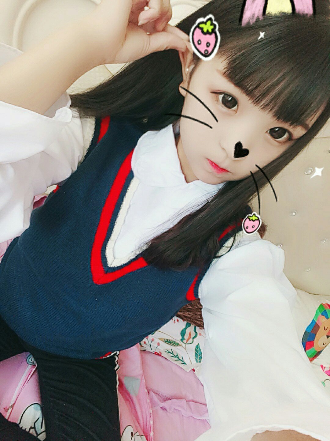 有的人教你温柔成熟 可是真正爱你的人 会教你做回小孩 - 抱抱小雨辰