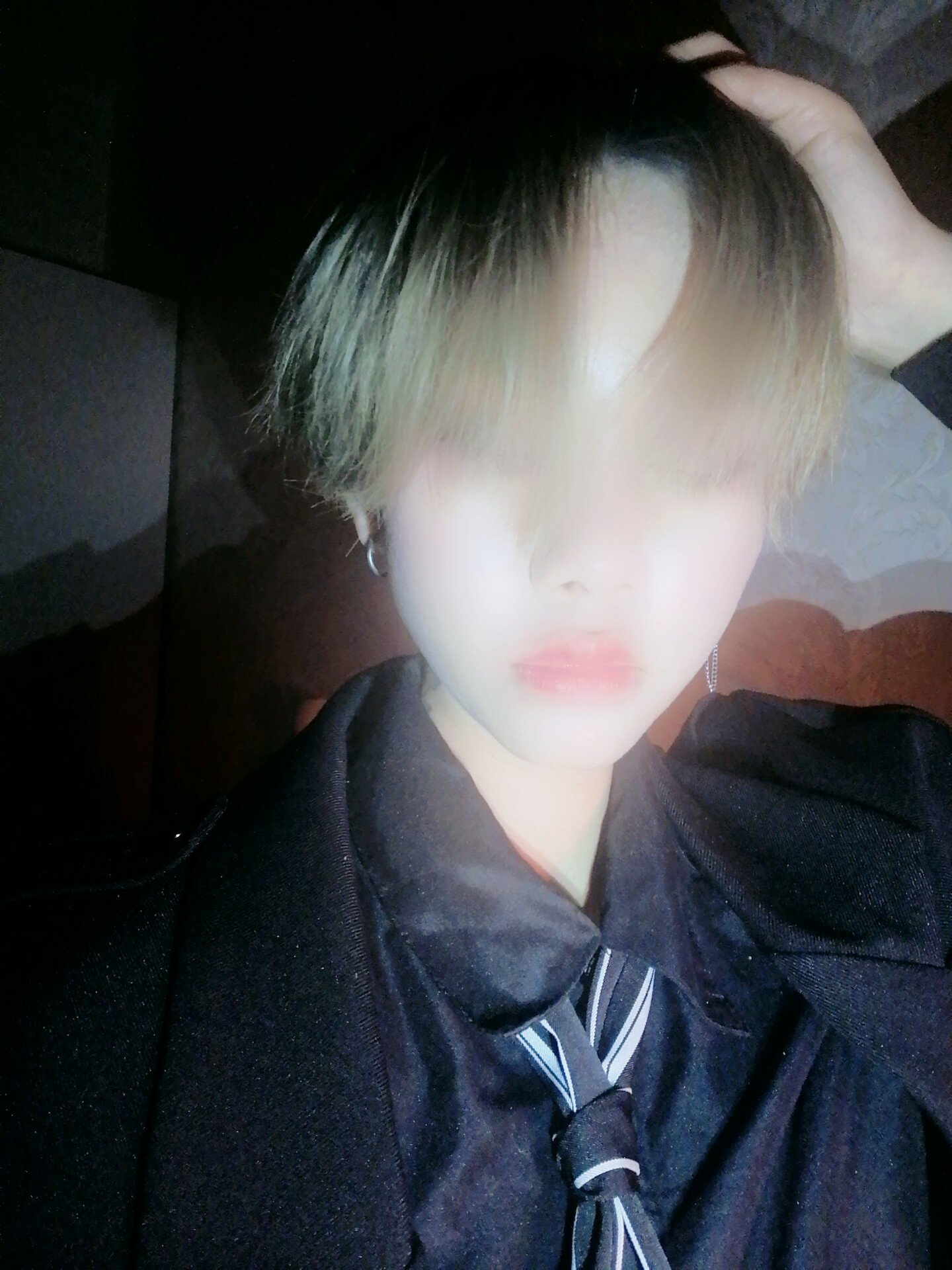 生日倒计时198分钟  小声说一声:希望收到澈大妈的祝福 @澈子ya